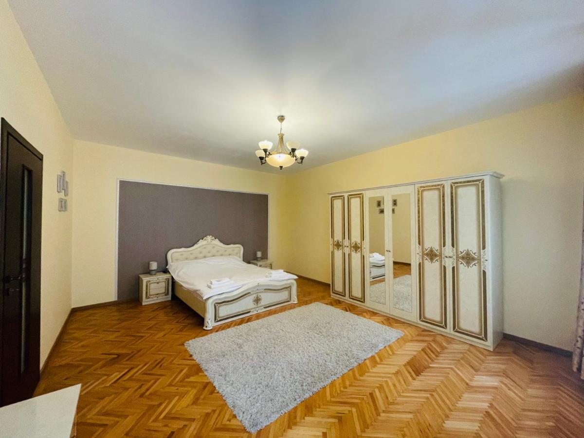 Londof Schei Apartments - Downtown Braszów Zewnętrze zdjęcie