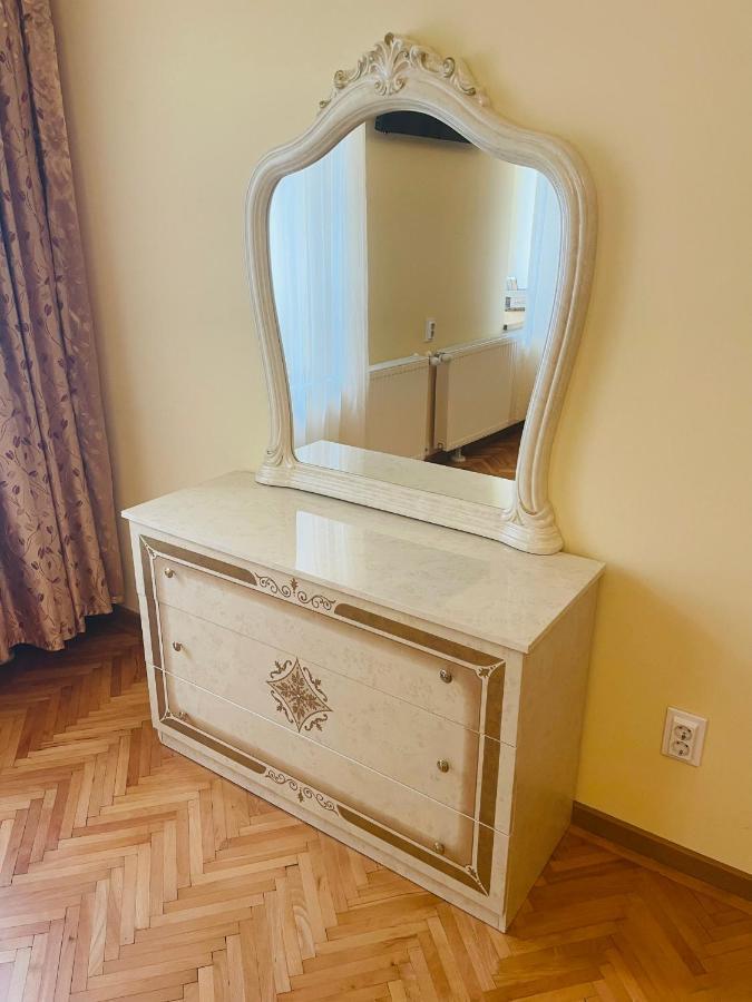 Londof Schei Apartments - Downtown Braszów Zewnętrze zdjęcie
