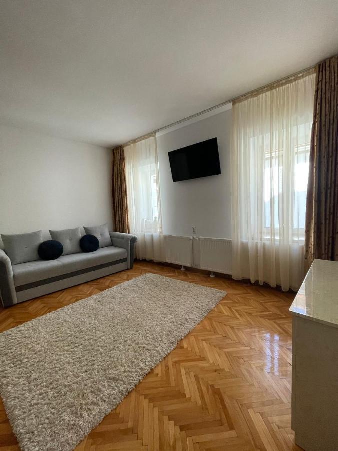 Londof Schei Apartments - Downtown Braszów Zewnętrze zdjęcie
