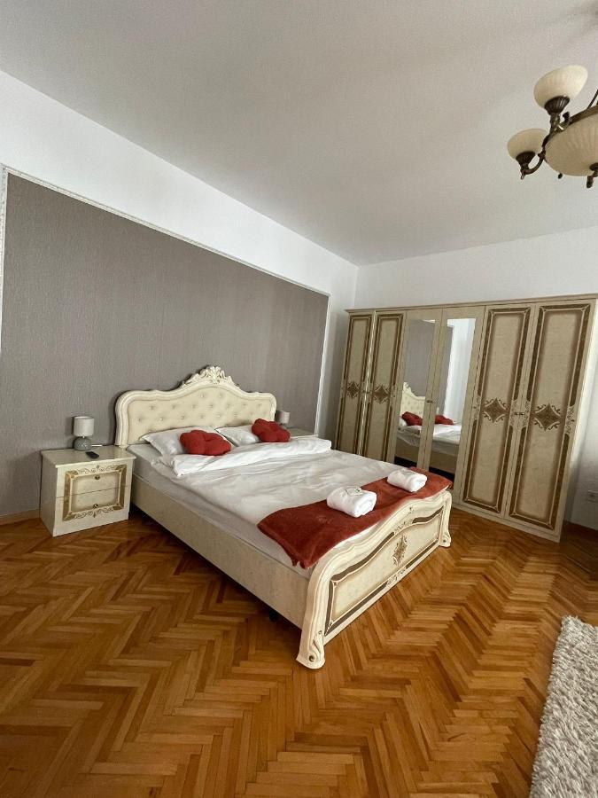 Londof Schei Apartments - Downtown Braszów Zewnętrze zdjęcie